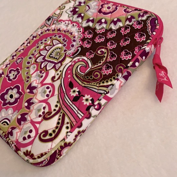 {VB} Vera Bradley | Very Berry Paisley Quilted E-Reader Sleeve Case (11485-063) - Picture 14 of 16